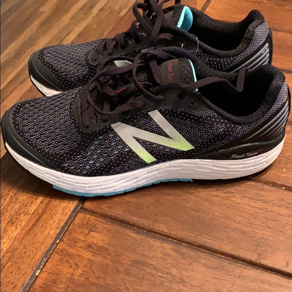 NEW! New Balance tennis shoes